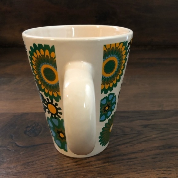 "Green Tea is Groovy" Retro Hippie Boho Look‎ Mug - Picture 3 of 10